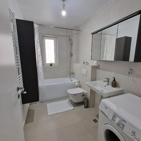 Roxy Apartments1 *